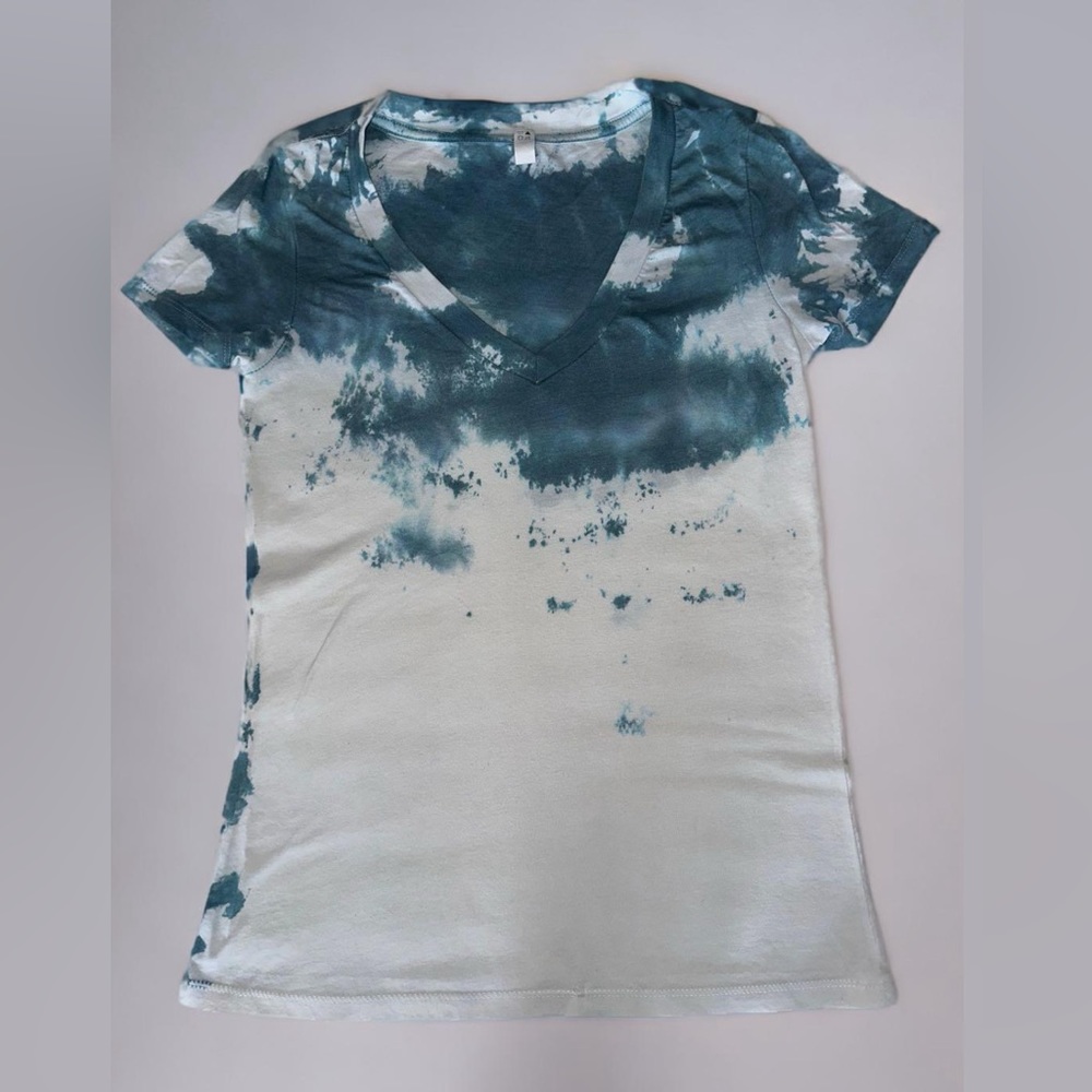 Tie-Dye- T-Shirt • Blue/Teal and White • Size: Says Large fits like a Medium